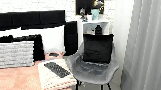 Heidix online show from February 12, 2025, 4:44 am