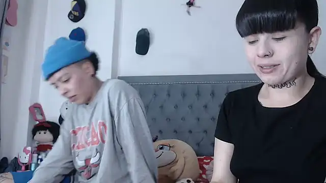 dulce maria x online show from October 23, 2025, 10:30 pm