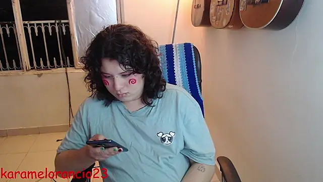 Snapshot of Smoke_trip_Alicia chatting on September 23, 2025, 4:37 am Smoke trip Alicia online show from September 23, 2025, 4:37 am