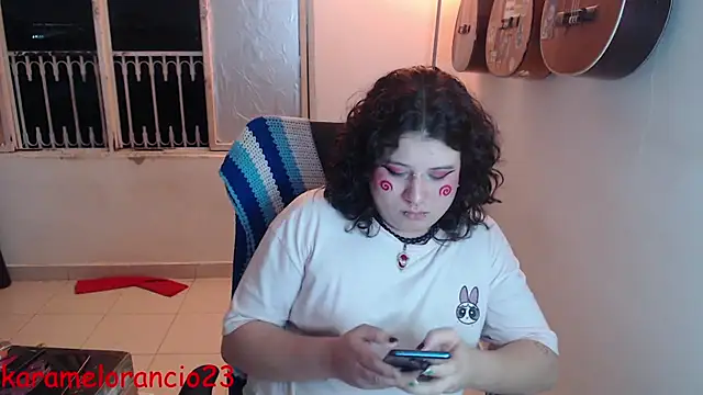 Snapshot of Smoke_trip_Alicia chatting on October 7, 2025, 3:47 am Smoke trip Alicia online show from October 7, 2025, 3:47 am