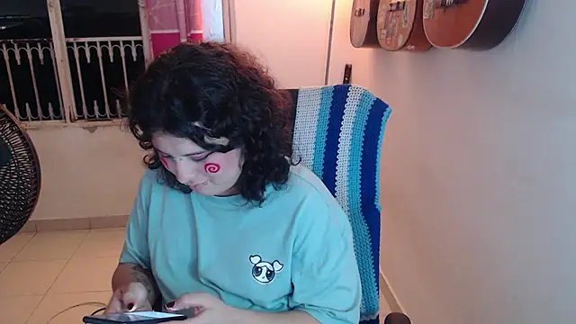 Snapshot of Smoke_trip_Alicia chatting on October 11, 2025, 4:12 am Smoke trip Alicia online show from October 11, 2025, 4:12 am