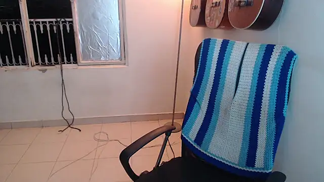 Snapshot of Smoke_trip_Alicia chatting on November 5, 2025, 3:17 am Smoke trip Alicia online show from November 5, 2025, 3:17 am