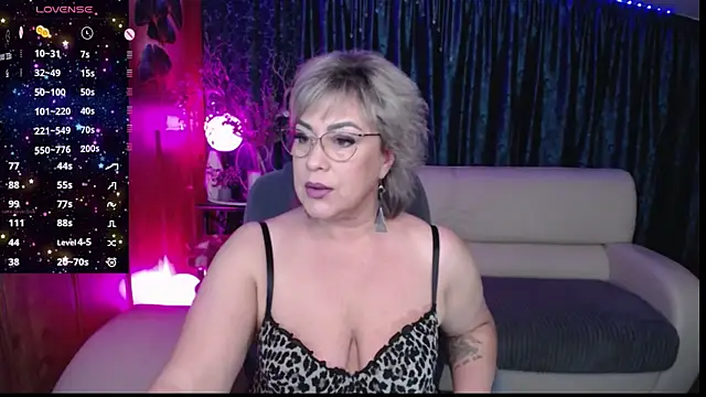 Snapshot of Ellen_Ripley chatting on May 18, 2026, 12:22 pm Ellen Ripley online show from May 18, 2026, 12:22 pm