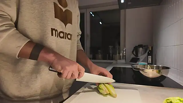 Snapshot of Jayjay1999x chatting on March 14, 2025, 7:44 pm Jayjay1999x online show from March 14, 2025, 7:44 pm