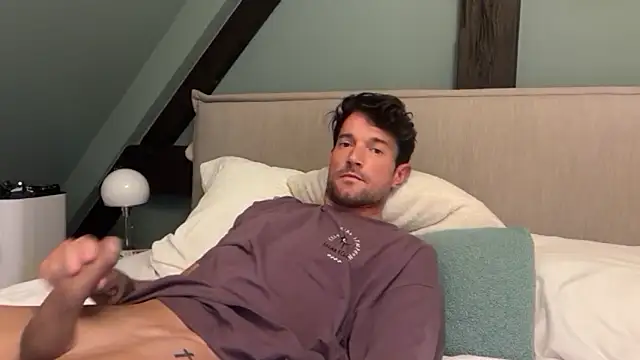 Snapshot of Jayjay1999x chatting on November 4, 2025, 5:56 pm Jayjay1999x online show from November 4, 2025, 5:56 pm