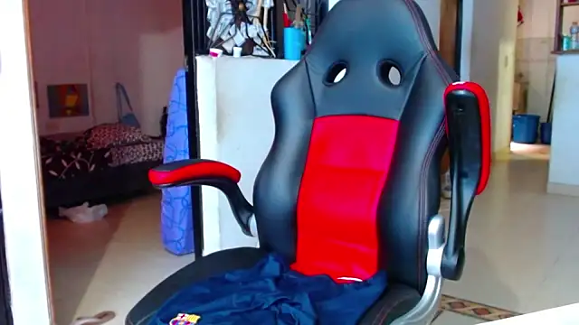 Snapshot of Lion_Grrr chatting on October 1, 2025, 7:42 pm Lion Grrr online show from October 1, 2025, 7:42 pm