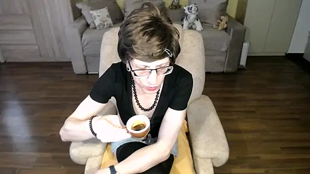 clementine online show from May 11, 2026, 9:26 am
