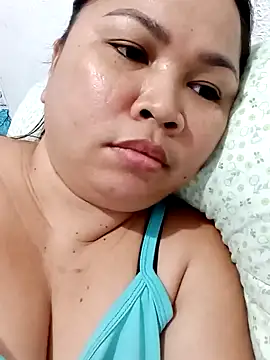 XXLorie 02 online show from February 10, 2025, 2:19 am