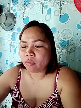 XXLorie 02 online show from November 9, 2025, 11:58 pm