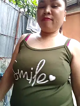 Snapshot of XXLorie_02 chatting on April 7, 2026, 9:43 am XXLorie 02 online show from April 7, 2026, 9:43 am