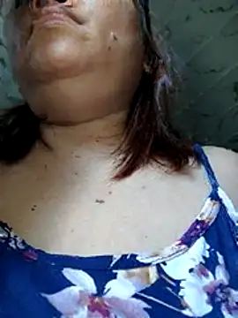 Snapshot of XXLorie_02 chatting on April 15, 2026, 2:40 am XXLorie 02 online show from April 15, 2026, 2:40 am