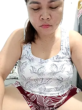 Snapshot of XXLorie_02 chatting on April 26, 2026, 8:50 pm XXLorie 02 online show from April 26, 2026, 8:50 pm