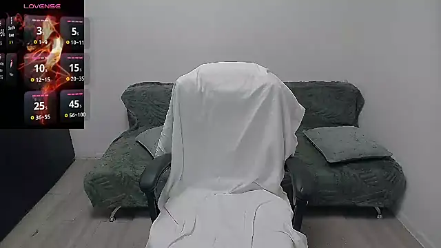 Snapshot of erikaerika chatting on May 18, 2026, 7:25 am erikaerika online show from May 18, 2026, 7:25 am
