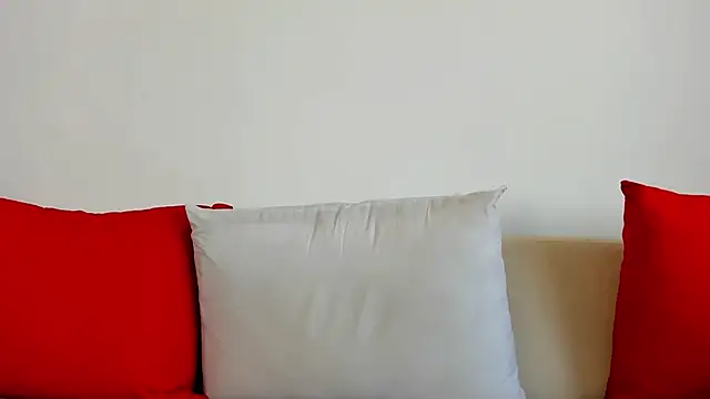 cute angel95 online show from February 12, 2025, 1:27 pm