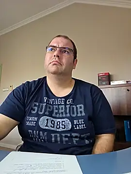 Andrew1900529 online show from December 17, 2024, 11:39 am