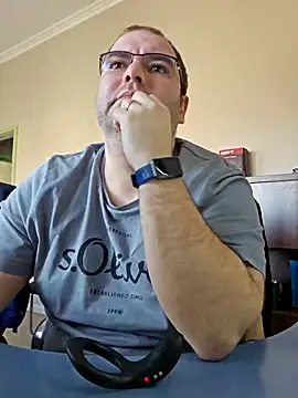 Andrew1900529 online show from February 20, 2025, 8:17 am