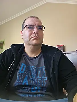 Andrew1900529 online show from March 18, 2025, 10:03 am