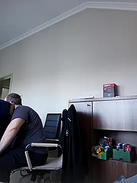 Andrew1900529 online show from March 18, 2025, 1:09 pm