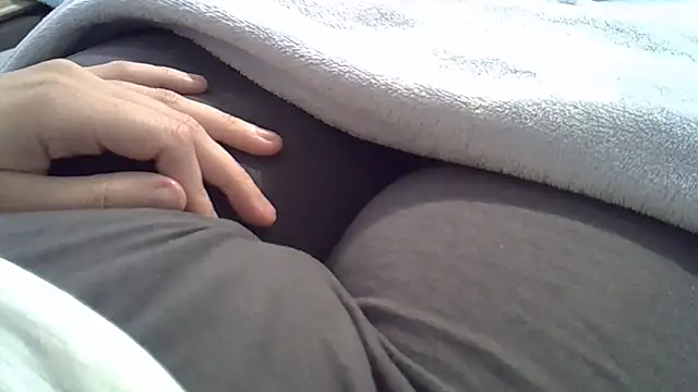 Snapshot of perescam chatting on September 16, 2025, 2:40 pm perescam online show from September 16, 2025, 2:40 pm