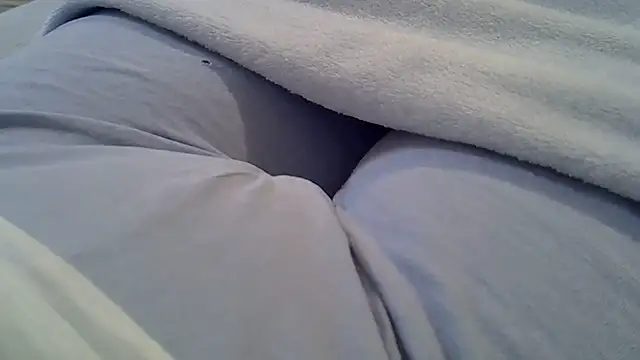 Snapshot of perescam chatting on September 17, 2025, 2:52 pm perescam online show from September 17, 2025, 2:52 pm