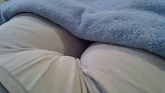 Snapshot of perescam chatting on September 19, 2025, 3:24 pm perescam online show from September 19, 2025, 3:24 pm