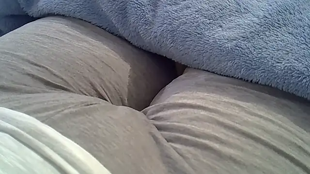 Snapshot of perescam chatting on September 24, 2025, 3:59 pm perescam online show from September 24, 2025, 3:59 pm