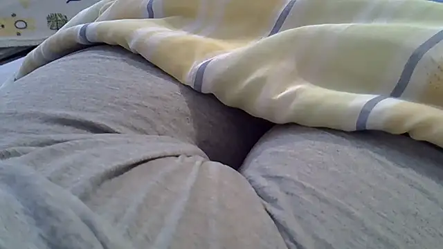 Snapshot of perescam chatting on October 4, 2025, 4:49 pm perescam online show from October 4, 2025, 4:49 pm