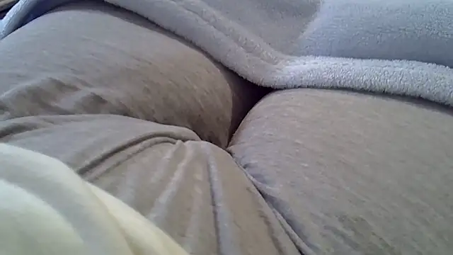 Snapshot of perescam chatting on October 15, 2025, 5:24 pm perescam online show from October 15, 2025, 5:24 pm