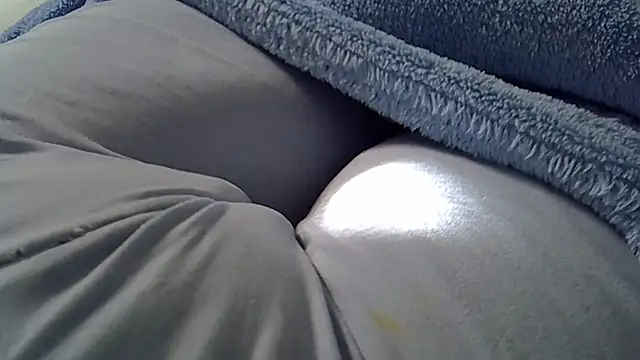 Snapshot of perescam chatting on October 24, 2025, 7:21 pm perescam online show from October 24, 2025, 7:21 pm