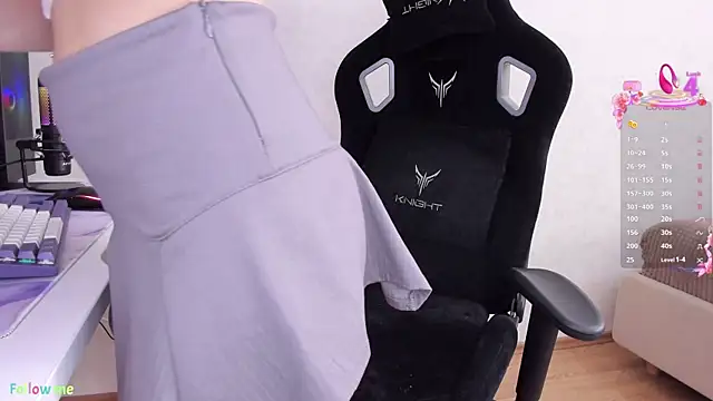 SkyqueenI online show from September 18, 2025, 7:43 am