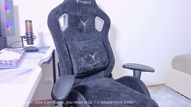 SkyqueenI online show from October 20, 2025, 9:21 am