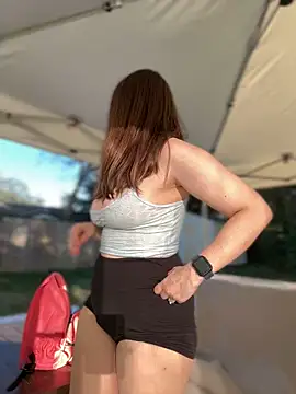 Snapshot of MaggyMayI chatting on December 19, 2024, 9:06 pm MaggyMayI online show from December 19, 2024, 9:06 pm