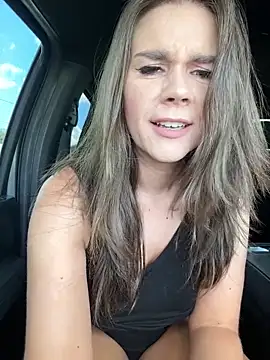 Snapshot of MaggyMayI chatting on October 1, 2025, 4:13 pm MaggyMayI online show from October 1, 2025, 4:13 pm