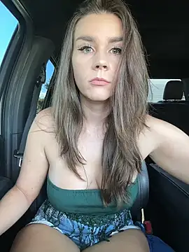 Snapshot of MaggyMayI chatting on October 14, 2025, 4:19 pm MaggyMayI online show from October 14, 2025, 4:19 pm