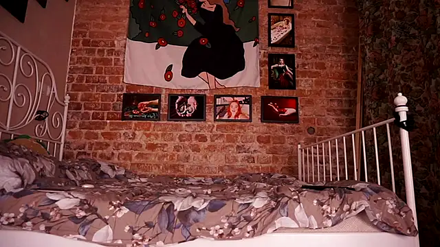 Evelively online show from October 24, 2025, 3:14 am