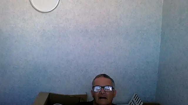 Snapshot of bigballnz chatting on April 15, 2026, 11:38 pm bigballnz online show from April 15, 2026, 11:38 pm