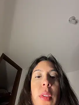 Snapshot of kamivolkano chatting on October 24, 2025, 11:34 pm kamivolkano online show from October 24, 2025, 11:34 pm