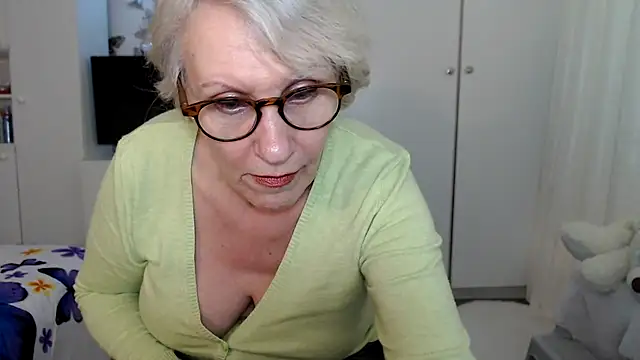 Ghertrude52 online show from March 8, 2025, 10:22 am