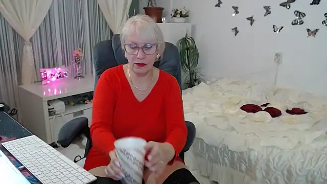 Ghertrude52 online show from October 4, 2025, 3:26 am