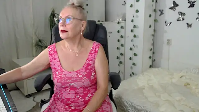 Ghertrude52 online show from August 7, 2026, 4:03 am