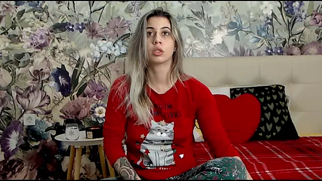 RoseDiamond06 online show from December 25, 2024, 8:07 pm