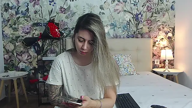 RoseDiamond06 online show from July 9, 2026, 1:48 pm