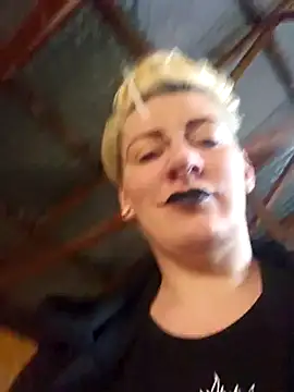 PinkTheHawk online show from December 3, 2025, 6:43 am