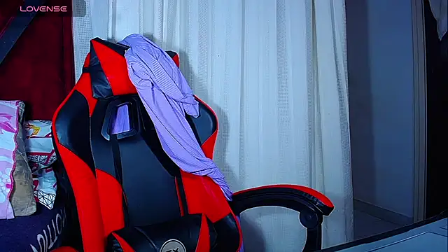 DanisaBrown online show from December 5, 2025, 2:03 pm