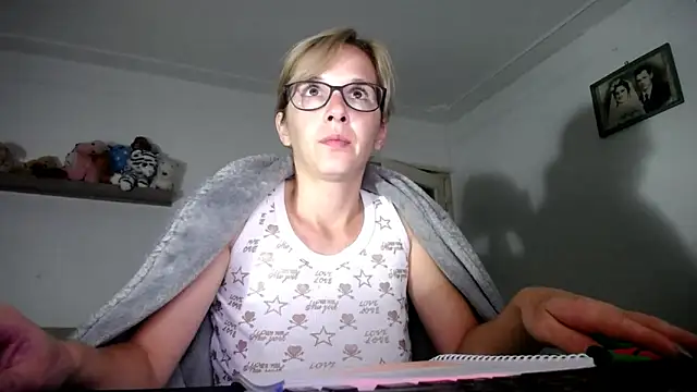 SexxyLety online show from September 28, 2025, 7:30 pm