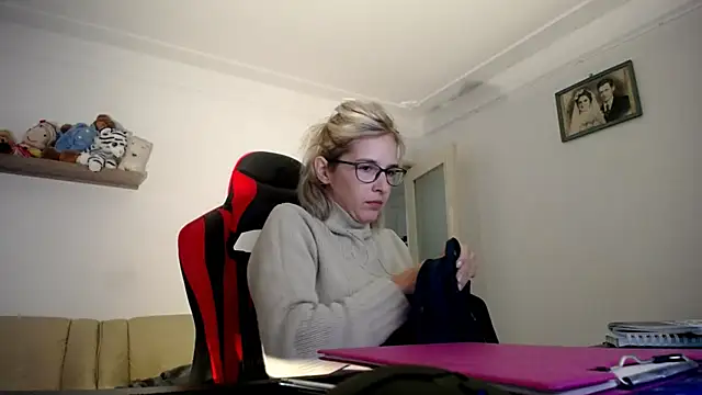 SexxyLety online show from October 8, 2025, 9:18 am