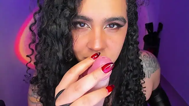 Amber smith20 online show from May 15, 2026, 11:45 pm
