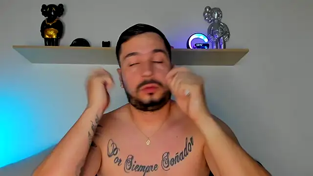 camilo restrepo21 online show from December 17, 2024, 12:01 am