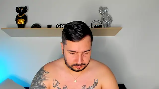 camilo restrepo21 online show from December 20, 2024, 12:19 am