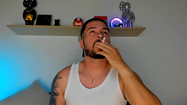 camilo restrepo21 online show from December 27, 2024, 11:31 pm